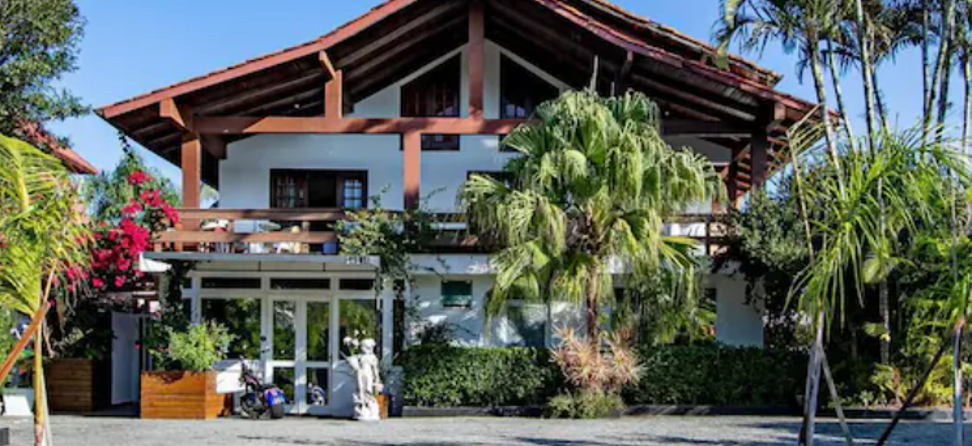 Fachada das Suítes Jurerê Internacional